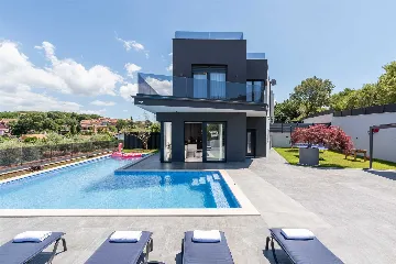 3-Bedroom Villa with Pool in Kanfanar