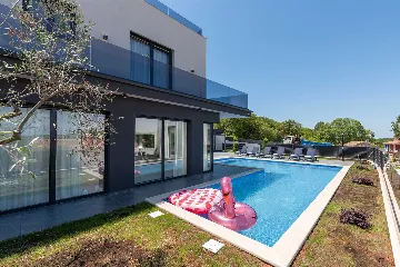 3-Bedroom Villa with Pool in Kanfanar