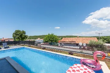3-Bedroom Villa with Pool in Kanfanar