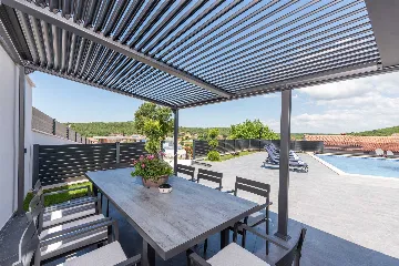 3-Bedroom Villa with Pool in Kanfanar