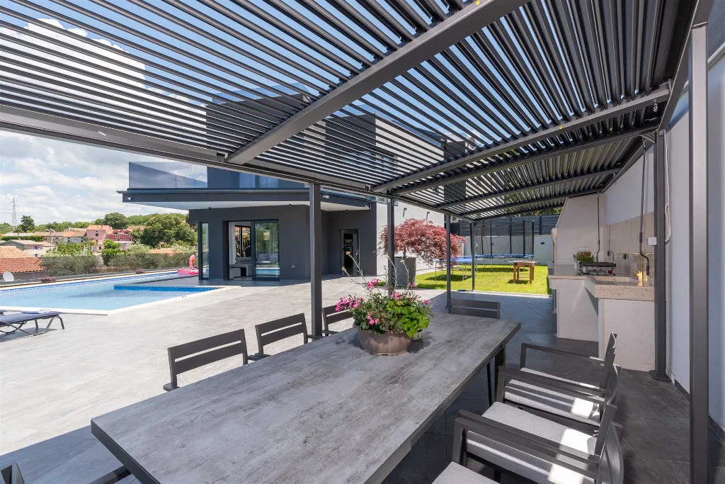 3-Bedroom Villa with Pool in Kanfanar