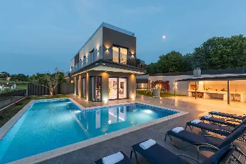 3-Bedroom Villa with Pool in Kanfanar