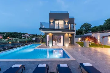 3-Bedroom Villa with Pool in Kanfanar