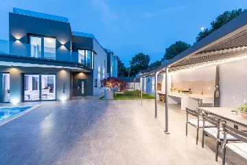 3-Bedroom Villa with Pool in Kanfanar