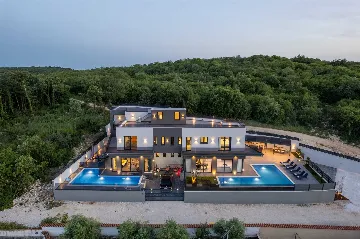 3-Bedroom Villa with Pool in Kanfanar