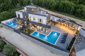 3-Bedroom Villa with Pool in Kanfanar