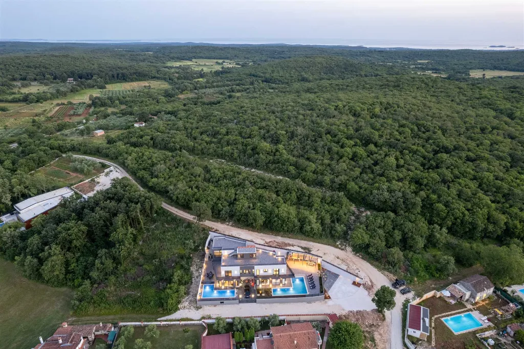 3-Bedroom Villa with Pool in Kanfanar