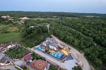 3-Bedroom Villa with Pool in Kanfanar