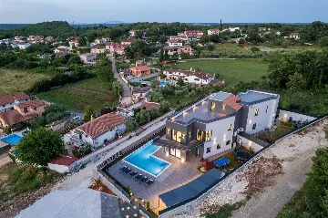 3-Bedroom Villa with Pool in Kanfanar