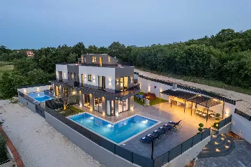 3-Bedroom Villa with Pool in Kanfanar