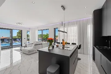 3-Bedroom Villa with Pool in Kanfanar