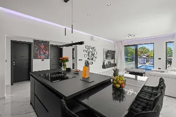 3-Bedroom Villa with Pool in Kanfanar