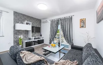 Villa in Rovinjsko Selo for 12 Guests