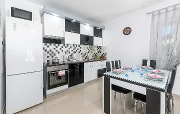 Villa in Rovinjsko Selo for 12 Guests