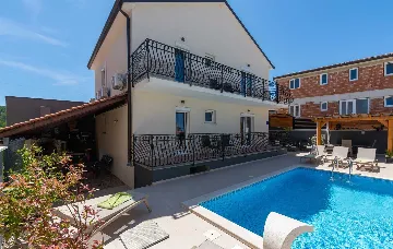 Villa in Rovinjsko Selo for 12 Guests