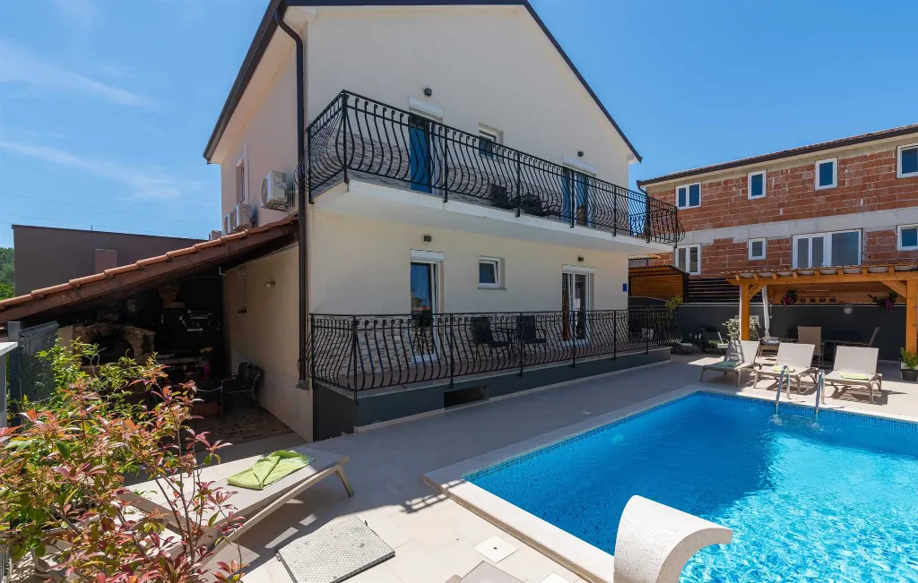 Villa in Rovinjsko Selo for 12 Guests