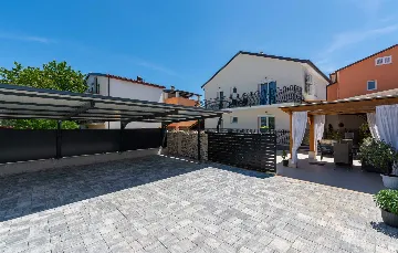 Villa in Rovinjsko Selo for 12 Guests