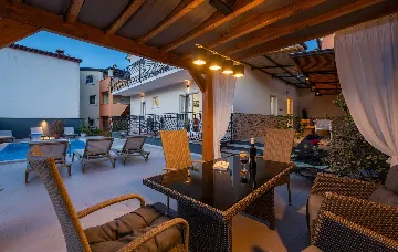 Villa in Rovinjsko Selo for 12 Guests