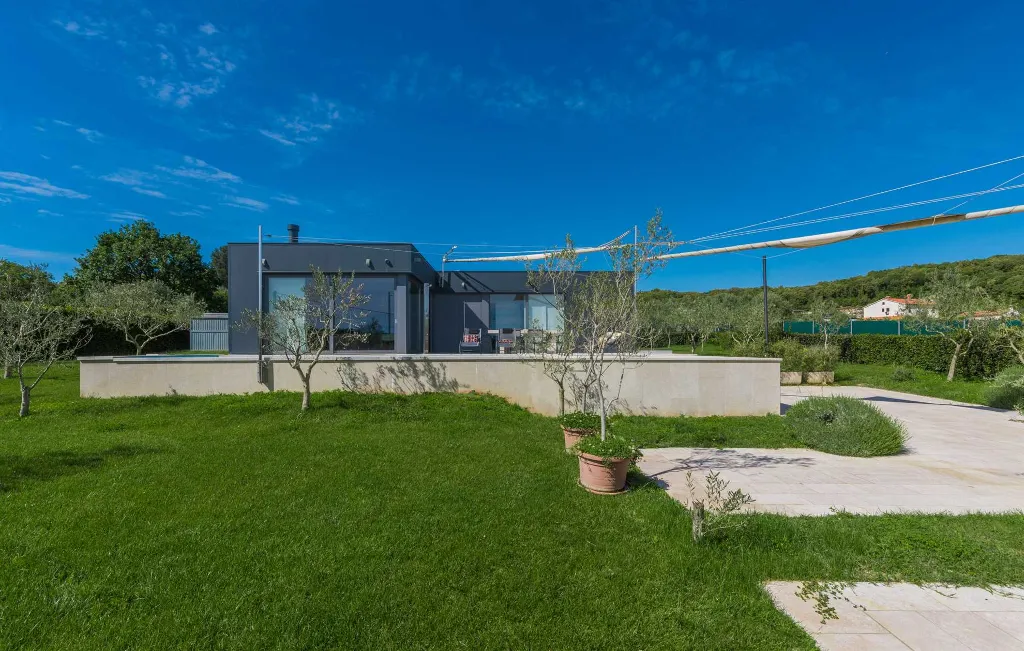 Modern Villa in Rovinj for 4 Guests