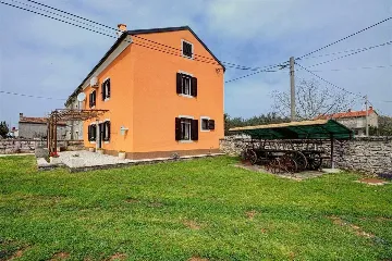 Holiday House in Rakalj for Up to 6 Guests
