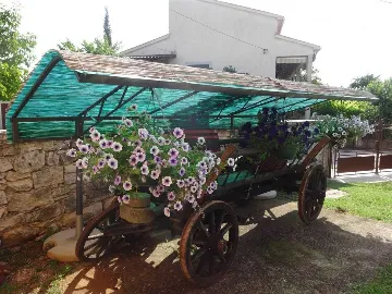 Holiday House in Rakalj for Up to 6 Guests