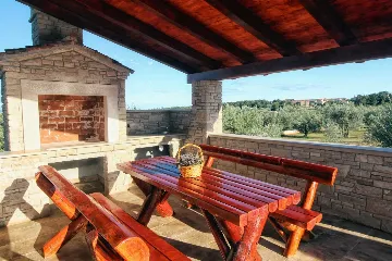3-Bedroom Holiday House in Peruski, Croatia