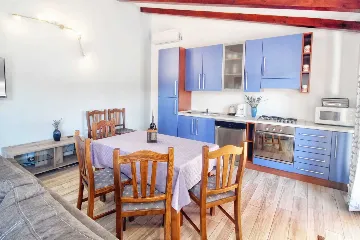3-Bedroom Holiday House in Peruski, Croatia