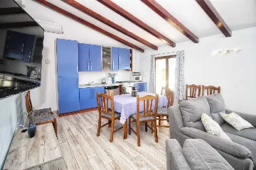 3-Bedroom Holiday House in Peruski, Croatia