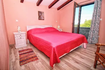 3-Bedroom Holiday House in Peruski, Croatia