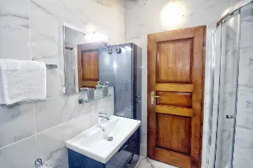 3-Bedroom Holiday House in Peruski, Croatia