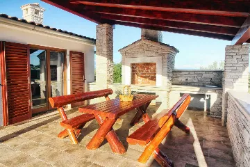 3-Bedroom Holiday House in Peruski, Croatia