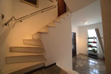 Villa for 8 Guests in Mravince with Pool & Hot Tub