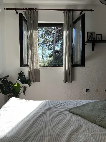 Villa for 8 Guests in Mravince with Pool & Hot Tub