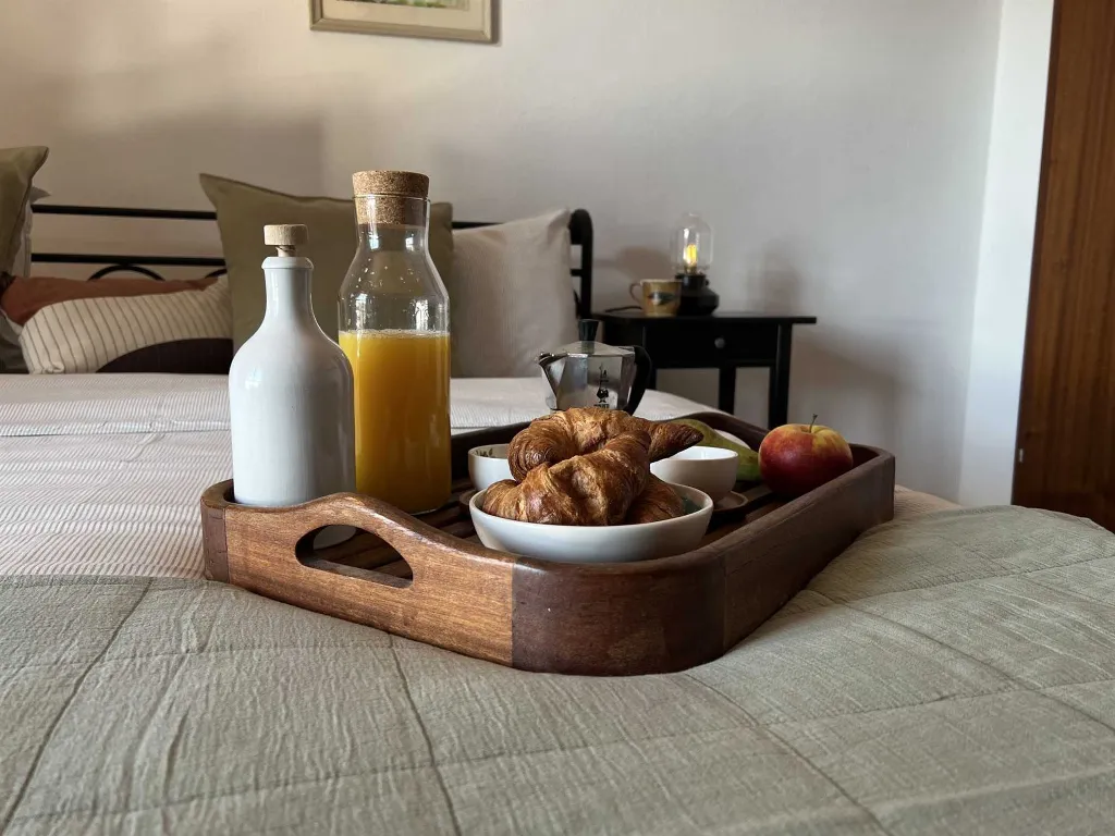 Villa for 8 Guests in Mravince with Pool & Hot Tub