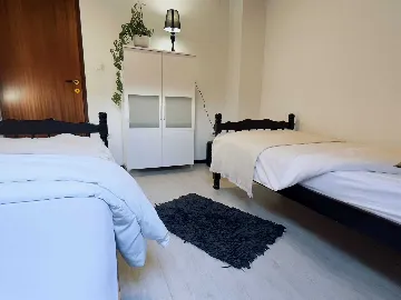 Villa for 8 Guests in Mravince with Pool & Hot Tub