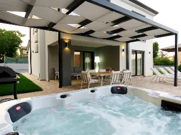 Villa in Matohanci for up to 6 guests