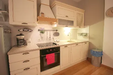 Rovinj 2-Bedroom Apartment for Up to 5 Guests