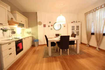 Rovinj 2-Bedroom Apartment for Up to 5 Guests