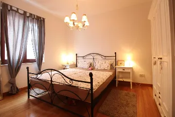 Rovinj 2-Bedroom Apartment for Up to 5 Guests