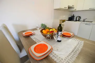 Rovinj Apartment for 4 Guests with 2 Bedrooms