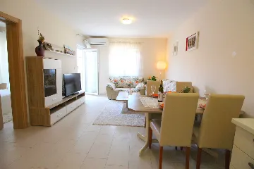 Rovinj Apartment for 4 Guests with 2 Bedrooms