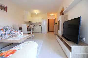 Rovinj Apartment for 4 Guests with 2 Bedrooms