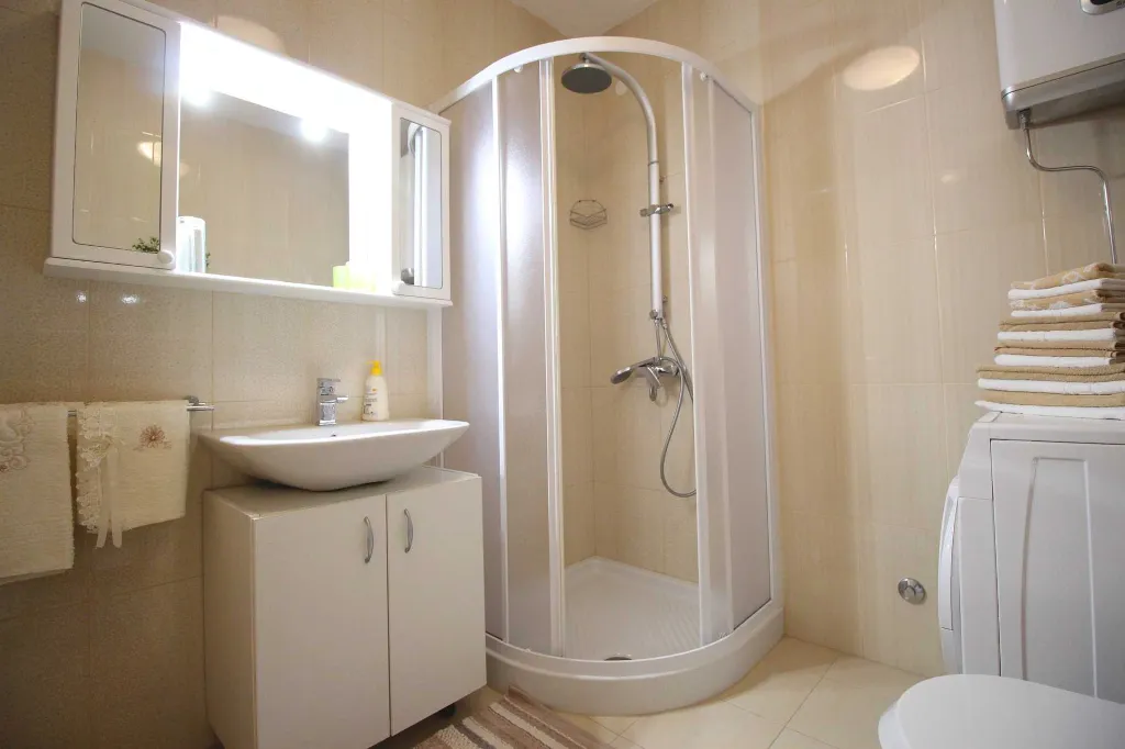 Rovinj Apartment for 4 Guests with 2 Bedrooms