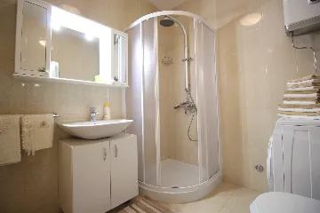 Rovinj Apartment for 4 Guests with 2 Bedrooms