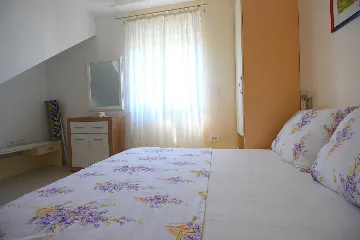 Rovinj Apartment for 4 Guests with 2 Bedrooms