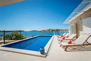 Rogoznica Villa with Heated Pool by the Sea