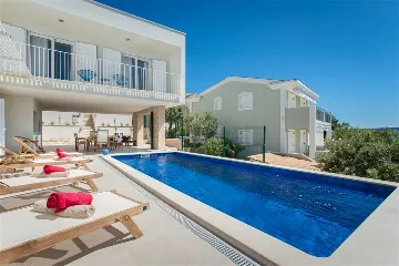 Rogoznica Villa with Heated Pool by the Sea