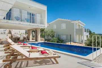 Rogoznica Villa with Heated Pool by the Sea