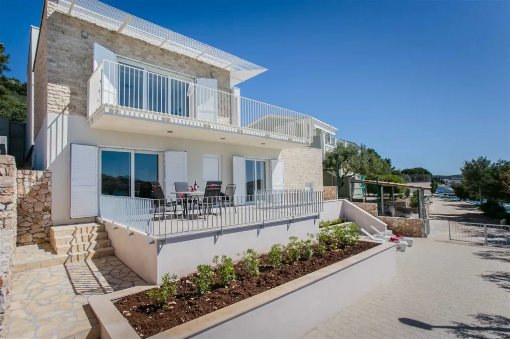 Rogoznica Villa with Heated Pool by the Sea