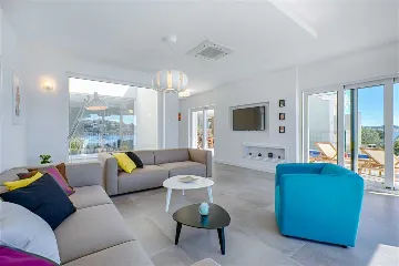 Rogoznica Villa with Heated Pool by the Sea